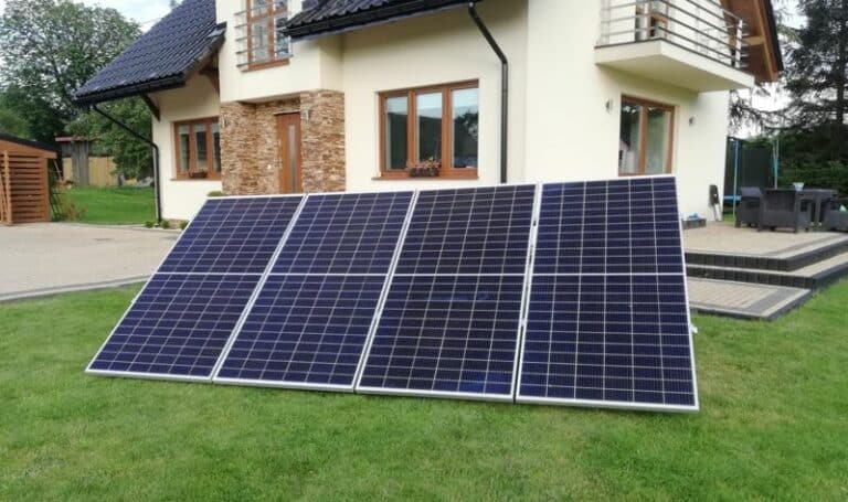 Calcul de Panneaux Solaires pour 9kW : Coût et Surface Requise