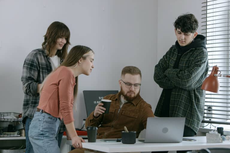 Booster votre com à Orléans avec l’agence Com’Maker