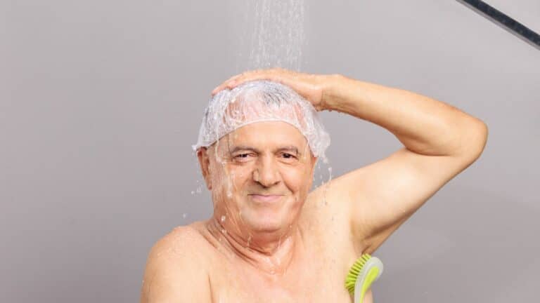 Aménagement de Douche Senior: Prévenir les Chutes avec Sécurité et Confort