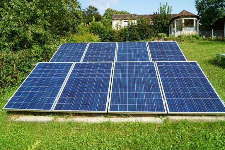 Comment installer des panneaux solaires dans son jardin ?