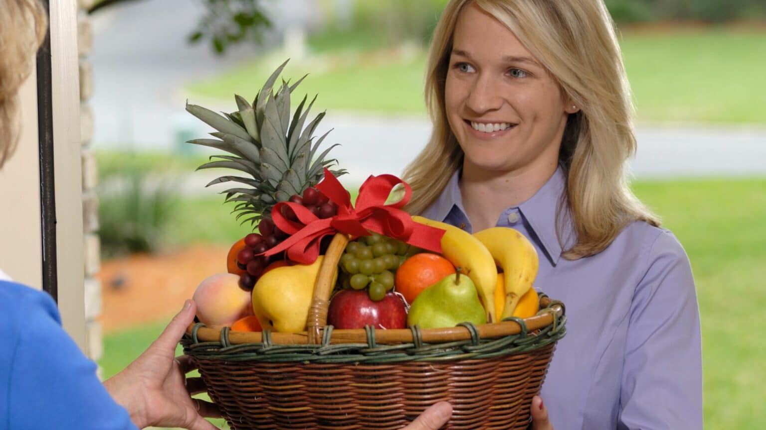 Les corbeilles de fruits livrées au bureau : une belle initiative pour