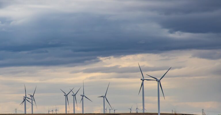 découvrez comment améliorer l'efficacité énergétique pour un impact positif sur l'environnement et les coûts énergétiques.